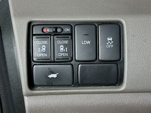 Used 2014 Honda Odyssey EX-L image 17