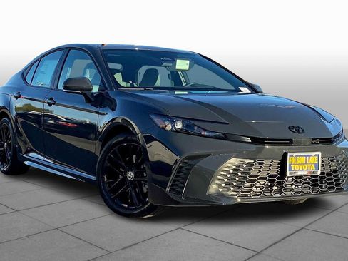 New 2026 Toyota Camry SE image 2