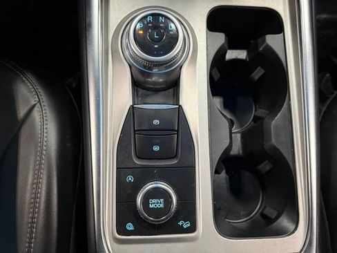 Used 2024 Ford Explorer XLT w/ Equipment Group 202A AWD/4WD image 26