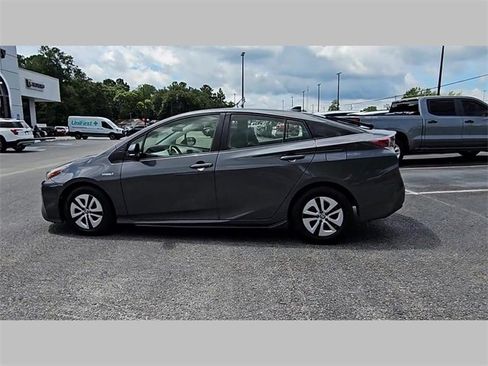 Used 2017 Toyota Prius Three w/ Advanced Technology Package image 25