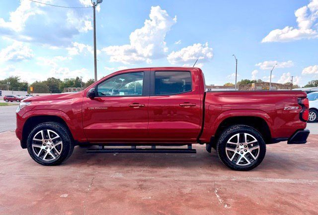 Used 2023 Chevrolet Colorado Z71 w/ Z71 Convenience Package 2 AWD/4WD image 9