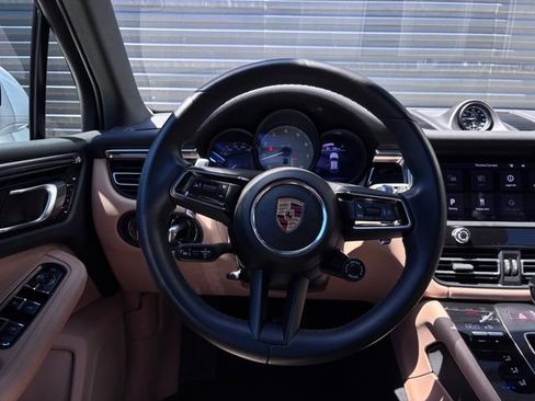 Certified 2024 Porsche Macan S AWD/4WD image 14