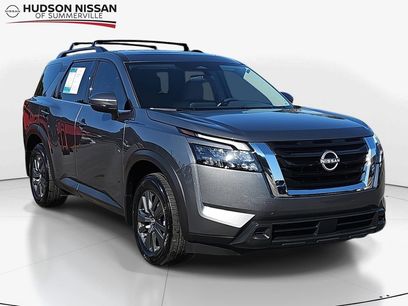 Used 2024 Nissan Pathfinder SV w/ SV Premium Package