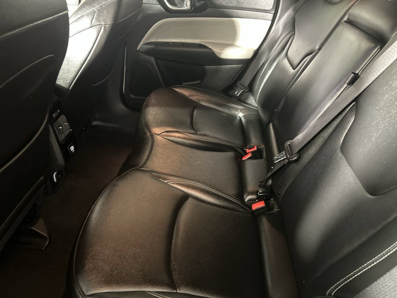 Used 2025 Jeep Compass Limited AWD/4WD image 24
