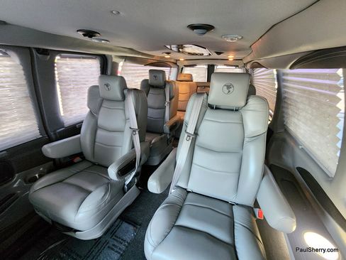 Used 2021 Chevrolet Express 3500 LS w/ Chrome Appearance Package RWD image 29