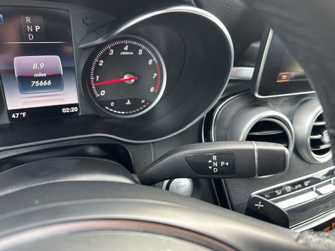 Used 2018 Mercedes-Benz GLC 300 4MATIC image 42