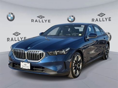 Certified 2024 BMW i5 eDrive40i w/ Convenience Package image 3