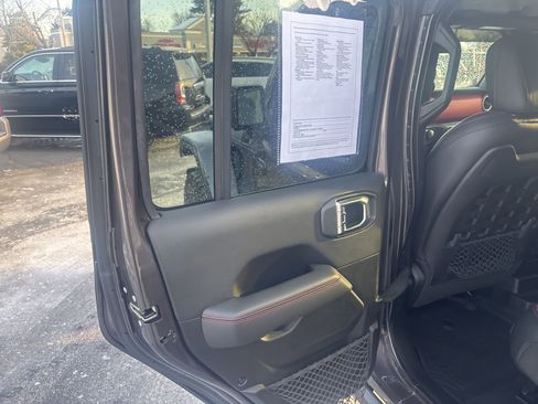 Used 2018 Jeep Wrangler Unlimited Rubicon image 19