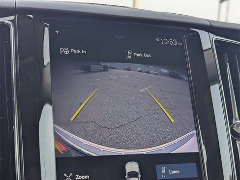 Used 2019 Volvo XC60 T5 Momentum w/ Multimedia Package image 22