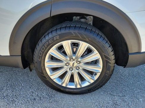 Certified 2021 Ford Explorer Limited w/ Equipment Group 301A image 9