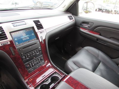 Used 2008 Cadillac Escalade AWD image 13