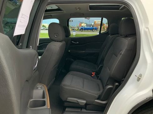 Used 2021 GMC Acadia SLE w/ Driver Convenience Package FWD image 19