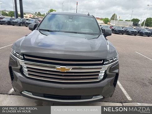 Used 2021 Chevrolet Tahoe High Country w/ Premium Package image 2