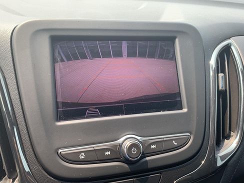 Used 2022 Chevrolet Equinox RS FWD image 19