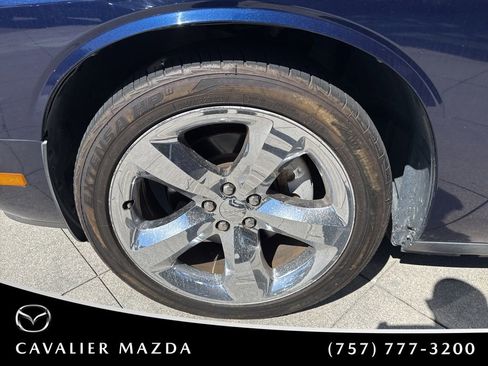 Used 2013 Dodge Challenger R/T RWD image 21