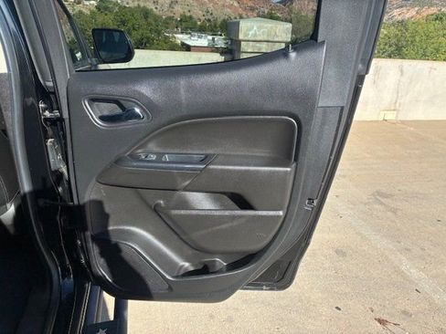 Used 2020 Chevrolet Colorado ZR2 w/ ZR2 Midnight Special Edition image 17