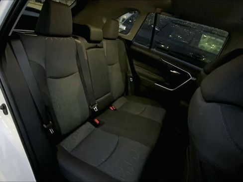 Used 2025 Toyota RAV4 XLE image 19