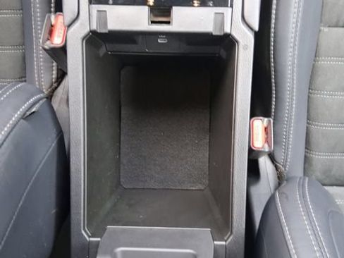 Used 2025 Mitsubishi Outlander AWD image 15