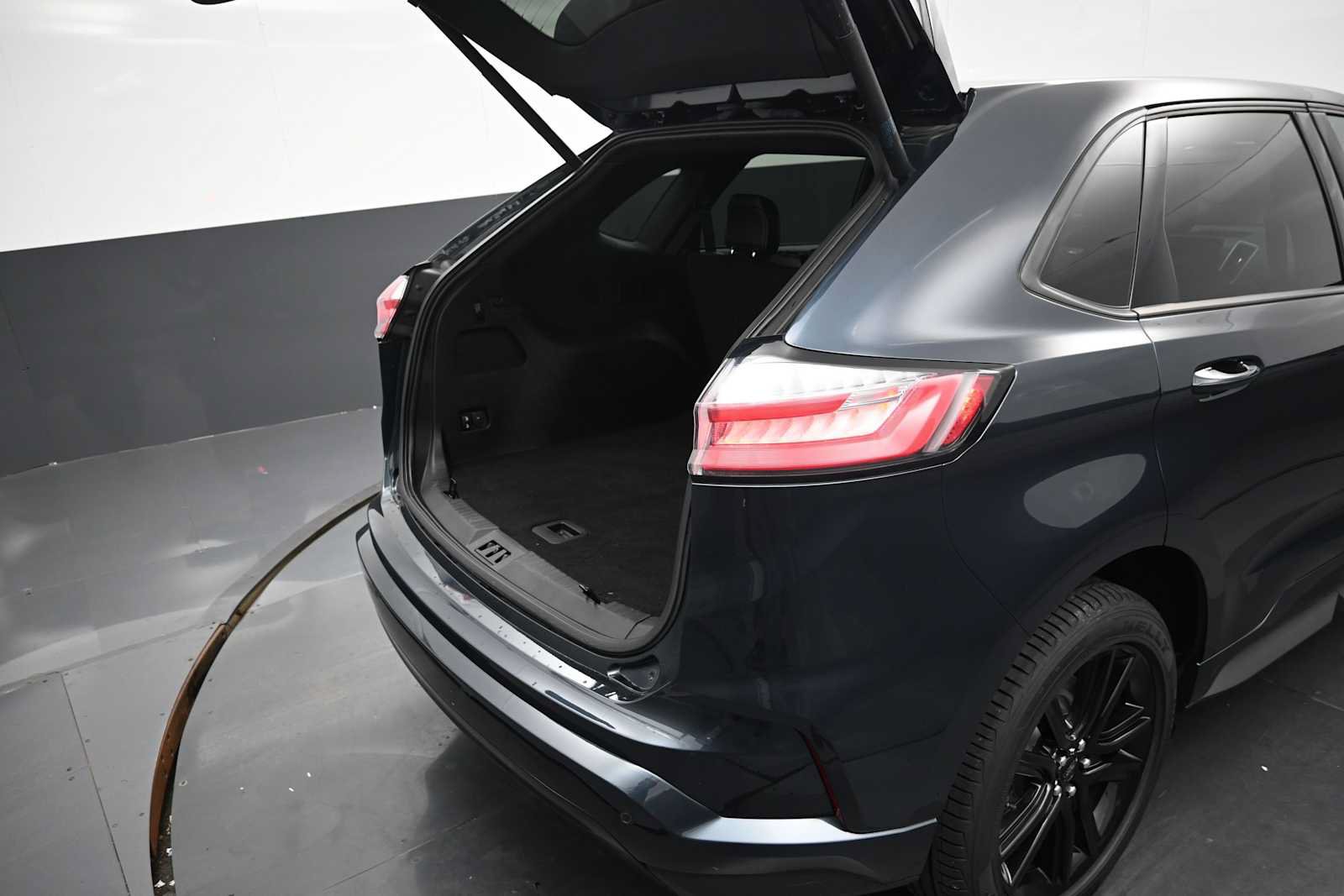 Used 2024 Ford Edge ST-Line AWD/4WD image 25