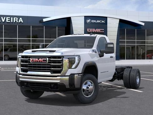 New 2026 GMC Sierra 3500 Pro w/ Convenience Package RWD image 6