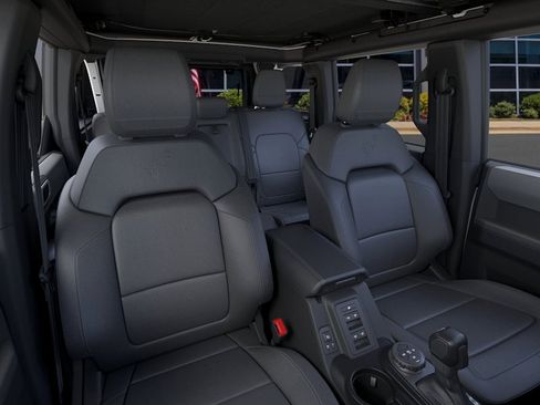 New 2025 Ford Bronco Big Bend w/ Black Diamond Package AWD/4WD image 10