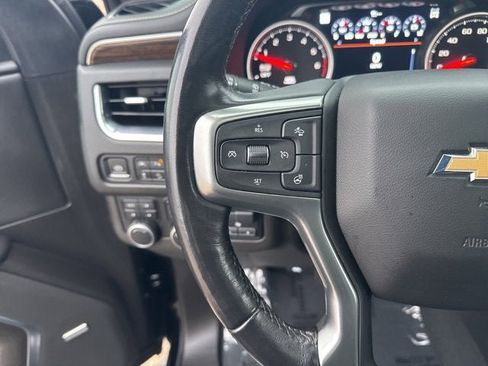 Used 2021 Chevrolet Suburban Premier w/ Premium Package image 24