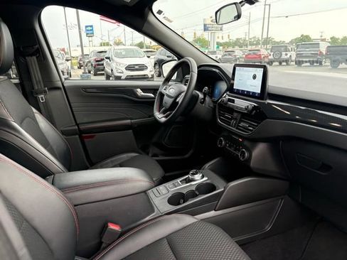 Used 2025 Ford Escape ST-Line Select AWD/4WD image 12