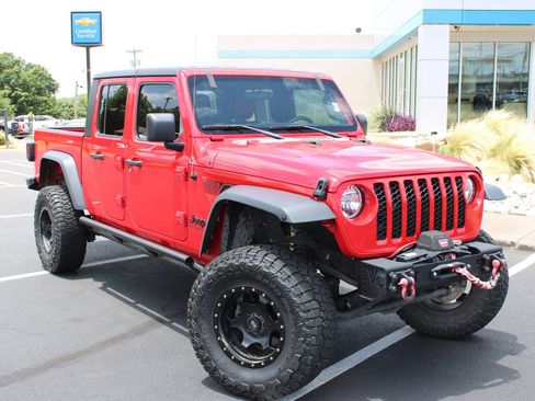 Used 2020 Jeep Gladiator Sport w/ Quick Order Package 24S AWD/4WD image 2