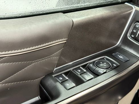 Certified 2025 Ford F450 Platinum w/ Platinum Plus Package image 16