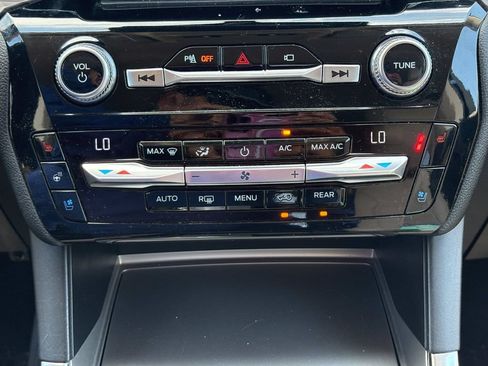 Used 2021 Ford Explorer Limited w/ Equipment Group 301A RWD image 26