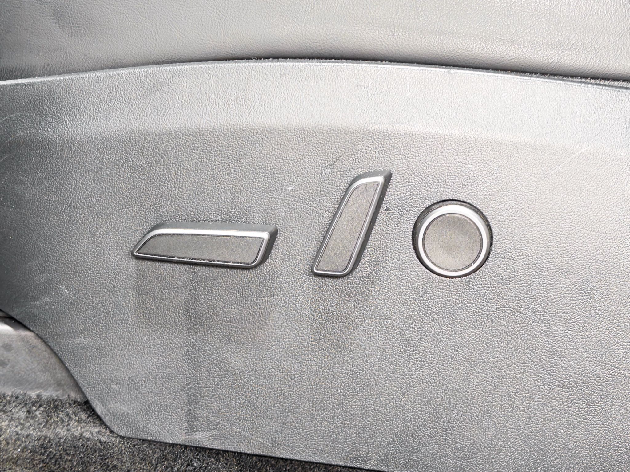 Used 2023 Tesla Model Y Long Range AWD/4WD image 7