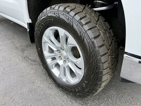 Used 2024 Chevrolet Silverado 1500 LTZ w/ LTZ Premium Package AWD/4WD image 12