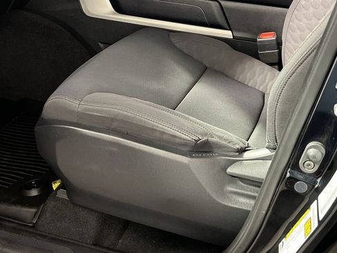 Used 2022 Toyota Tundra SR5 AWD/4WD image 15