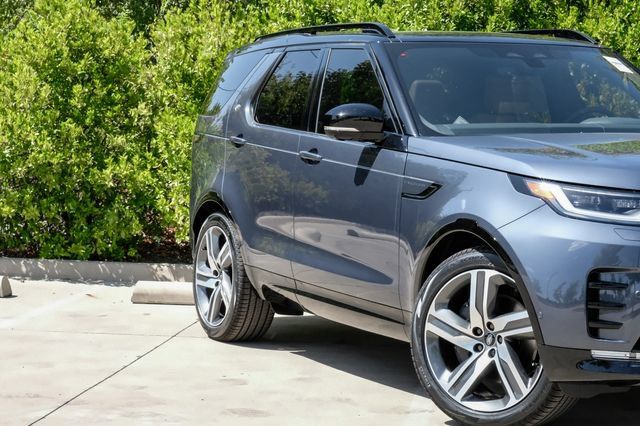 New 2026 Land Rover Discovery Limited Edition AWD/4WD image 8