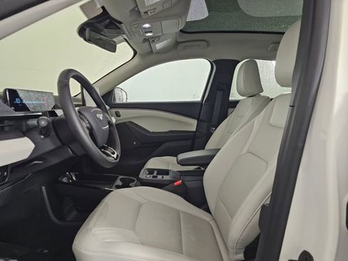 Certified 2025 Ford Mustang Mach-E Premium image 23