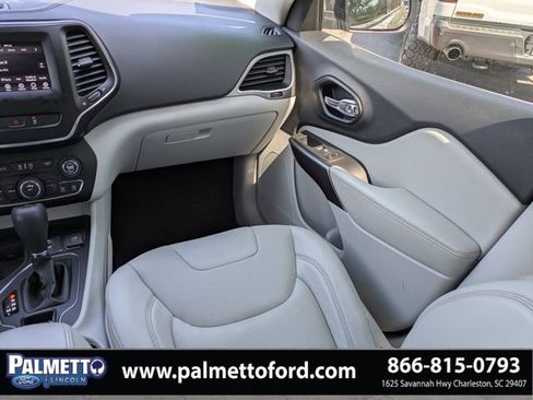 Used 2020 Jeep Cherokee Latitude Lux w/ Quick Order Package 26H Lux FWD image 17