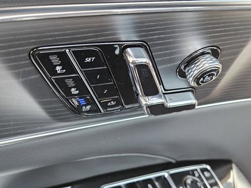 New 2026 Cadillac Lyriq V image 20