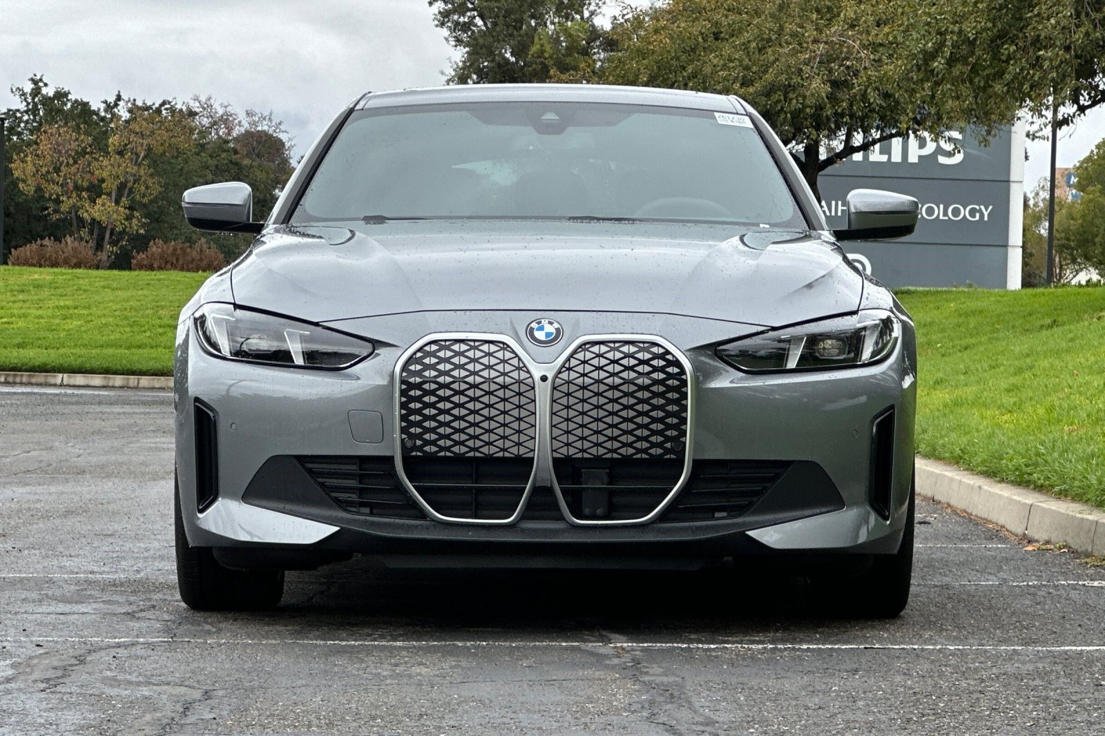 New 2026 BMW i4 eDrive40 w/ Parking Assistance Package RWD image 7