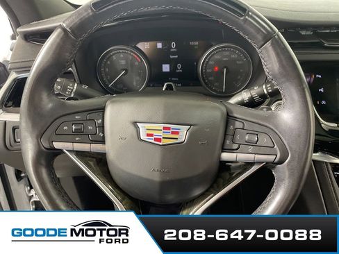 Used 2022 Cadillac XT6 Premium Luxury w/ Technology Package AWD/4WD image 13