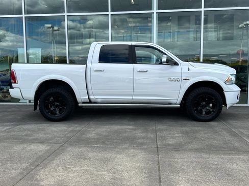 Used 2014 RAM 1500 Laramie w/ Trailer Tow Group AWD/4WD image 2