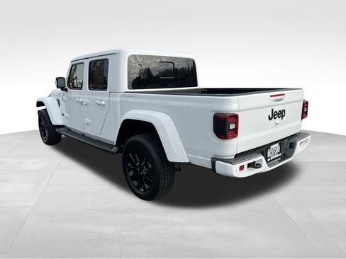 Used 2023 Jeep Gladiator Overland image 8