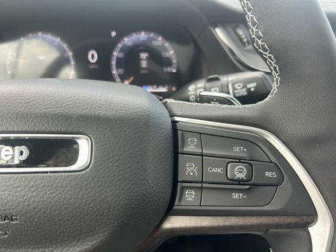 New 2026 Jeep Grand Cherokee Limited w/ Limited Altitude Package AWD/4WD image 19
