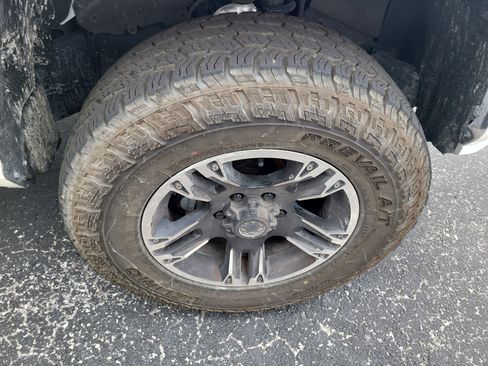 Used 2024 Toyota Tacoma SR image 9