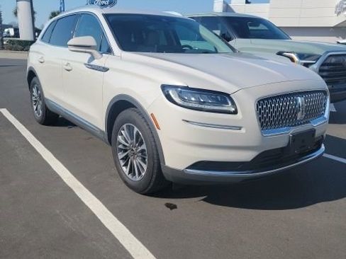 Used 2023 Lincoln Nautilus AWD w/ Premium Package image 4