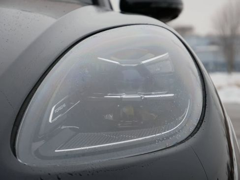 New 2025 Porsche Macan S image 6