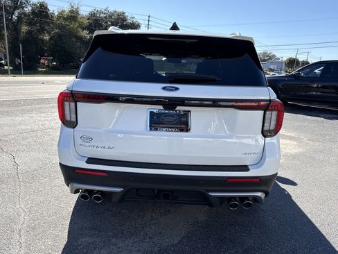 Used 2025 Ford Explorer Platinum w/ Ultimate Package image 4