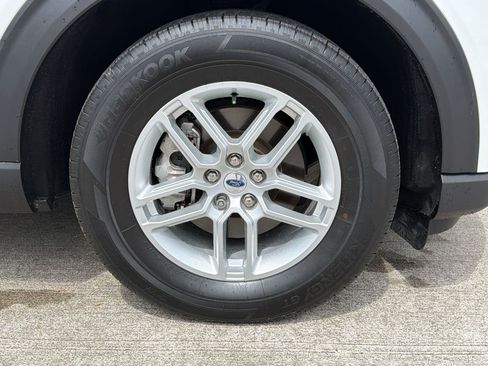 Used 2025 Ford Explorer Active w/ Active Comfort Package RWD image 13