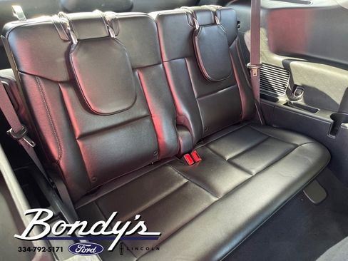 Used 2022 Ford Explorer Limited image 17