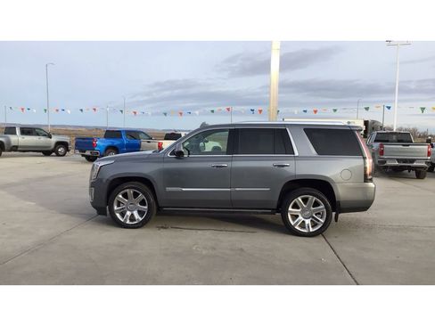 Used 2020 Cadillac Escalade Premium Luxury AWD/4WD image 2