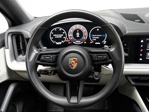 Used 2024 Porsche Cayenne Coupe AWD/4WD image 26